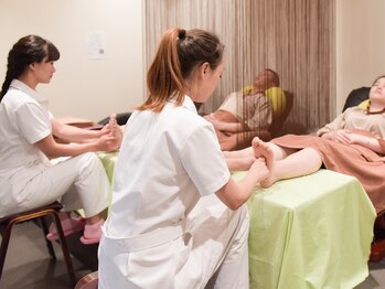 とみんリラクゼーション 三鷹店/足ツボをググッと刺激!