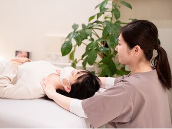 リトリートラボ 横浜反町店(RETREAT Lab)の写真/【日本全国で講師を務める実力派整体師監修】筋膜矯正+筋肉ほぐし《ガチガチ肩こり改善》
