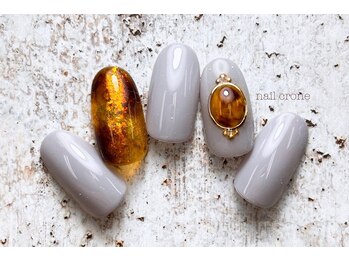 ブローチ風べっ甲ネイル