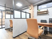 ラウレア ネイル(LAULEA NAIL)の雰囲気（ゆったり半個室ブースになり、ドリンクサービスも新たに導入。）