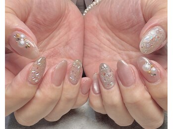 ソルネイルワークス(sol. nail works)の写真/【丁寧なカウンセリングで大好評＊】大人女性のための美フォルム♪シンプルでも周りと差がつく上品な指先