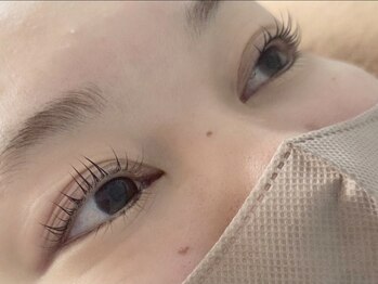 ムーンボウ(moon bow)の写真/ナチュラルかつ繰り返し施術を受ける事で自まつ毛を強く育てるまつ毛パーマ、お悩みのある方はぜひ★