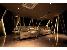 RBL 新宿本店/待合スペース