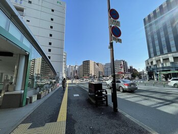 シークレット(secret)/【道案内】2.薬院駅中央口を左