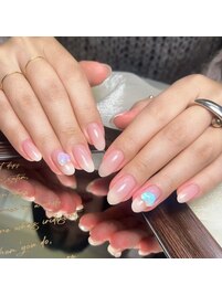 グラデーションフレンチネイル