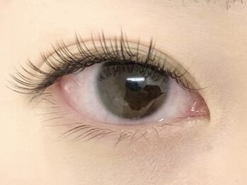 シェリーアイ(CHERIE EYE)の写真/【ナチュラル、でも大人可愛いまつげ♪】自まつげにフィットする形のエクステで自然に印象UPが叶う★