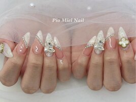 ホワイト×フレンチビジュー