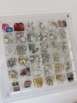 ココズネイル(COCO'SNAIL)/お好みのパーツを選べます