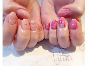 ネイルサロン ティフィン(tiffin)/流行を取り入れて♪