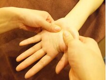 新宿リラクゼーション モミ楽館/手のマッサージハンドマッサージ