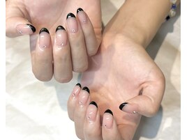 黒フレンチネイル