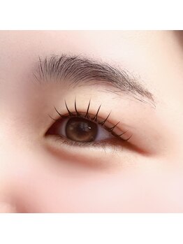 ロアブロウ 高知(LOA-brow)/根元から!?パリジェンヌ!