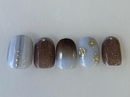 ブルーブラウンネイル