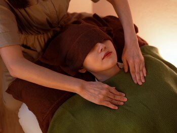 森のヘッドスパ/デコルテのコリ