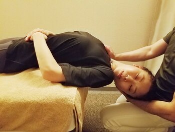 サーノヴィーター(Sano Vita)の写真/未体験の肩甲骨はがし・頚椎調整で驚きの可動域UP!うつ伏せ・横向き・仰向けで首,肩,肩甲骨,背中を徹底改善