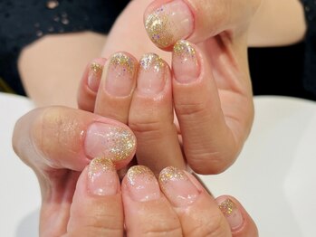 サロン ド リス(salon de LYS)/上品ゴールドラメグラネイル