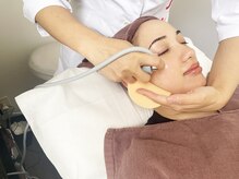 ヴァカンス 梅田阪急17番街店(VACANCES)/3)バックスプレーで毛穴を水洗浄