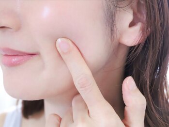ポリー(Polly)の写真/肌荒れや毛穴、年齢肌のお悩みに高い効果を実感出来る肌体験！先ずは初回クーポンでお気軽に！都度払いOK♪
