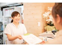 フィット鍼灸整骨院 国立院の雰囲気（受付＃フィット鍼灸整骨院＃国立＃整体＃鍼灸＃猫背＃産後骨盤）