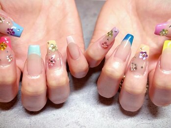 サマンサ レガロ(samansa regalo)の写真/家事や育児、お仕事でお忙しい方におすすめ◇ニュアンス/ワンホン/斬新ネイル/長さだし/甘皮処理が得意◎
