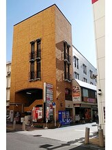 グイット 浦和西口店(Goo-it!)/レンガの壁が目印！