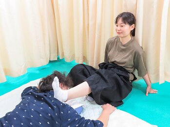 足圧宗家 良知整骨治療院の写真/首も肩もバキバキ限界、マジでヤバい…でも、目黒のレジェンド足圧マスターが一撃でブチ上げてくれる！