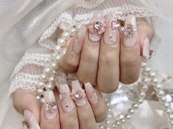 ラビィ(Raviy)/ビジューネイル