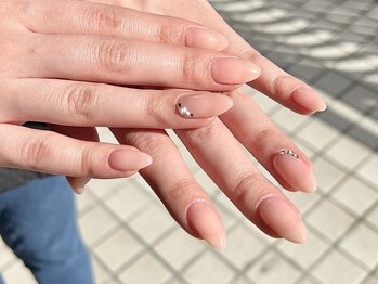 tiareの写真/指先から日常を彩る◎爪に優しく持ちの良さも叶えるフィルイン導入店。洗練されたシンプルネイルが魅力♪