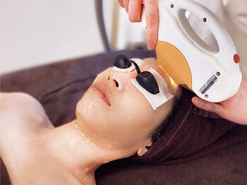 フェミニンエステティック 大阪福島店/お顔脱毛は照射もしっかり配慮