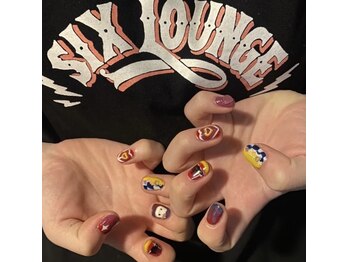 個性的なネイルもお任せください