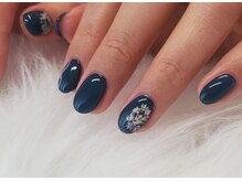 持ち込みデザインも承っております○→左右1本アート7700円