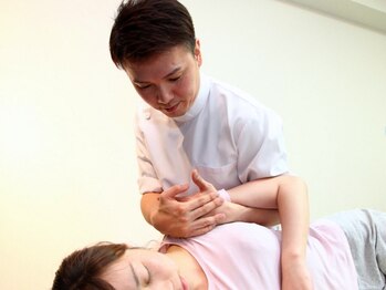 スマイルカイロプラクティック/慢性的なこりでお悩みの方へ…