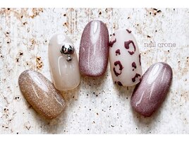 マットなレオパード柄