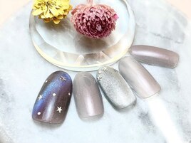うる艶星ちりばめネイル