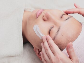 アロマ&クレイケアルーム ネロリドール(Nerolidol)/さらに肌力UP！