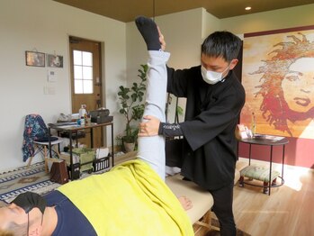 ここから整体の写真/《22時まで営業》他店では物足りないと感じた男性にオススメ◎【もみほぐし×ストレッチ90分 初回¥5990】