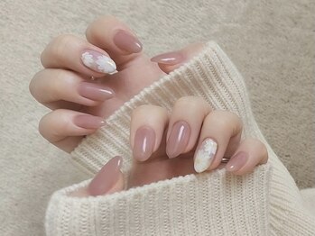 ネイルサロン ラディエス (Nailsalon Ladeesse)の写真/【王子駅徒歩4分】大人女性のための"上品シンプルデザイン"の取り揃え多数♪上質素材でもちの良さも◎