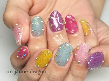 アン ジョーヌドラゴ/カラフル☆ラメネイル