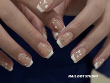 ネイルドットスタジオ 堺筋本町(NAIL DOT STUDIO)/星ホロネイル