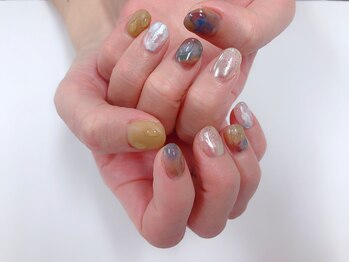 フォンテーヌブロー 野々市店(Fontaine Brow)/付け放題フリーデザインネイル