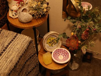 ロークマイ(LokMai)/玄関からはお香の香り