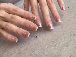 グラデ白フレンチ￥9500