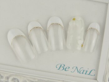 ビーネイル(Be NaiL)/シースルーフラワーネイル
