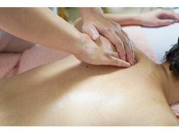 ハンシン(Hanshin)/背中のコリを解消