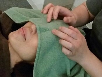 癒し処 ラク(Raku)の写真/頭の重さ、頭痛、眼精疲労などにお悩みの方必見！凝り固まった頭の筋肉をしっかりほぐし、だるさ解消◎