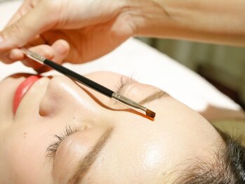 ビューティギャラリー 大丸神戸店の写真/【アナスタシアミアレ】≪初回特典付≫アイブロウトリートメント|それぞれのお悩みに合わせた仕上がりに！