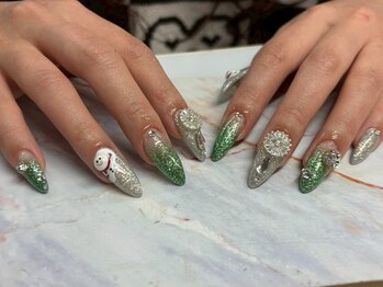 ぷっくり雪だるまネイル