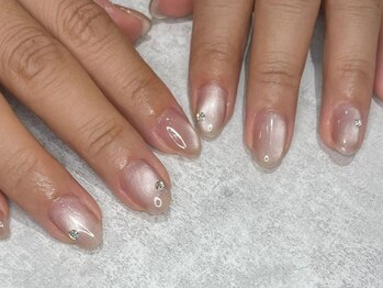 ファルファラ(farfara)の写真/ショートでキレイに魅せるニュアンスデザイン等も◎ちび爪や深爪などもお悩み改善も♪耳つぼジュエリーあり