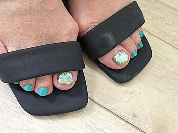 ティーエヌ 大船店の写真/大船★なかなかネイルに行けない・忙しい方必見！定額デザイン随時更新♪アシンメトリーの定額デザインも◎