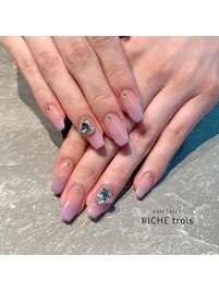 うるちゅるピンクグラデネイル